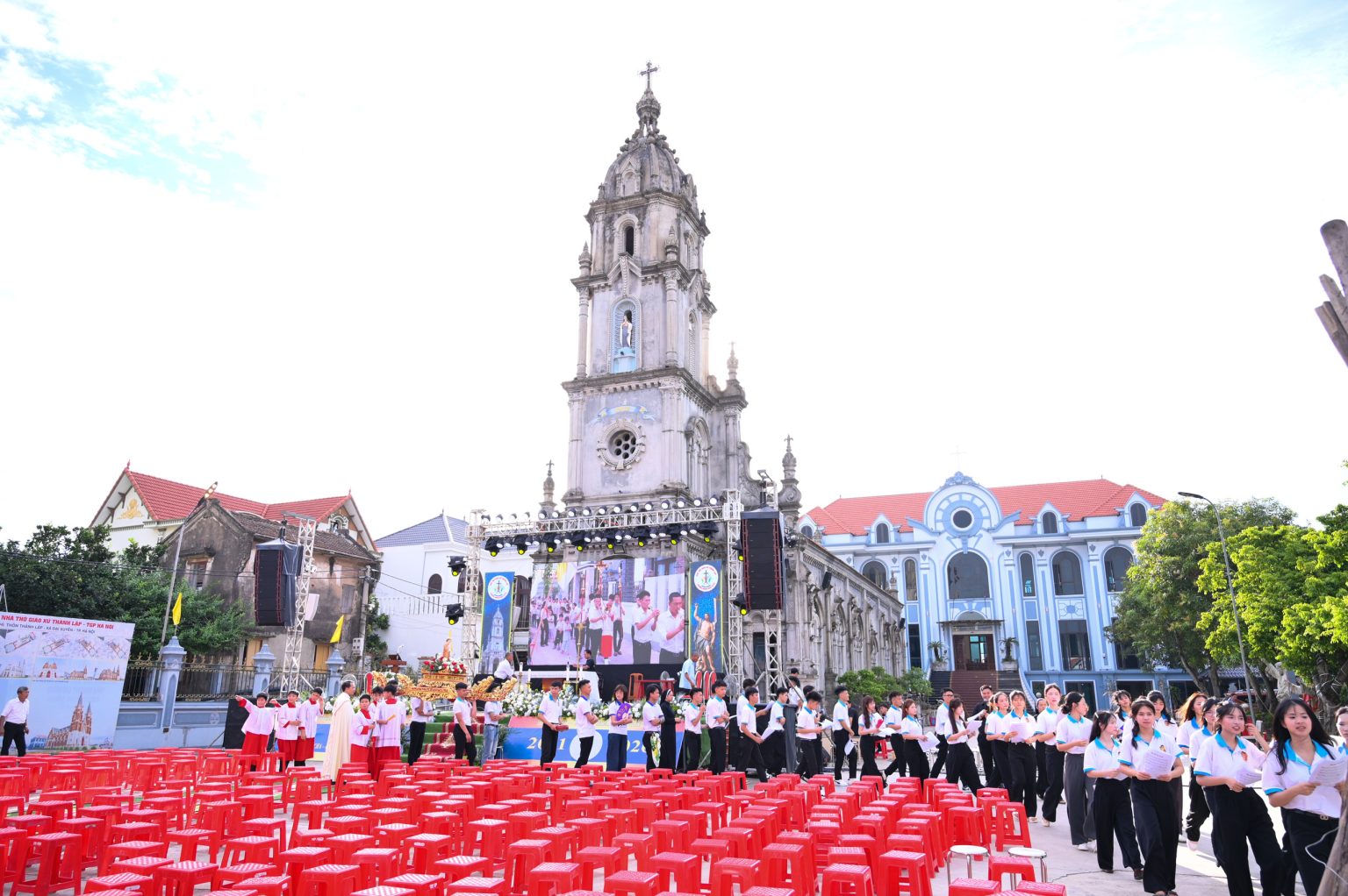 Có bao giờ bạn thấy có lỗi với xứ đạo của mình?